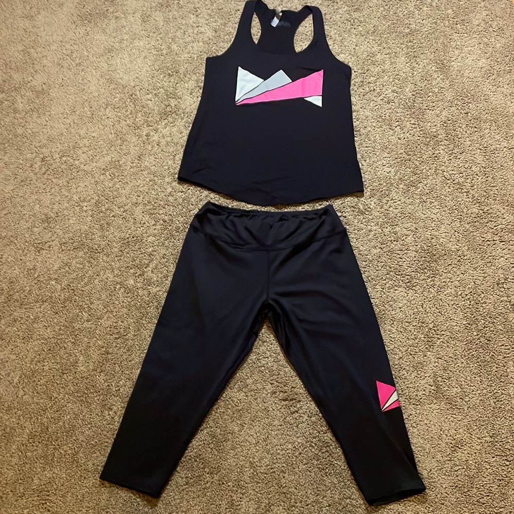 Women's racer back tank and matching capri leggings--Size Large